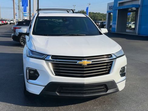 Used 2023 Chevrolet Traverse High Country w/ LPO, 'HIT The Road' Package FWD image 3