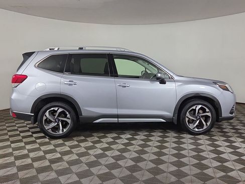 Used 2024 Subaru Forester Touring AWD/4WD image 4