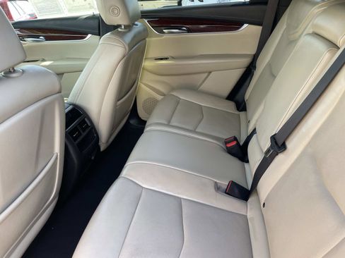 Used 2018 Cadillac XT5 Luxury w/ Driver Awareness Package image 23