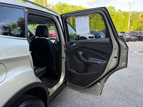 Used 2017 Ford Escape SE w/ SE Leather Comfort Package image 25