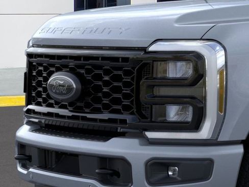 New 2026 Ford F250 Lariat w/ Black Appearance Package image 34