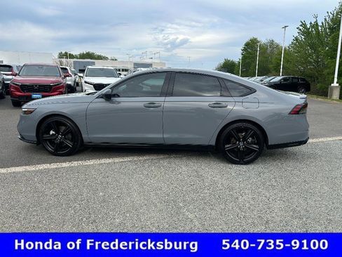 Used 2025 Honda Accord Sport image 3