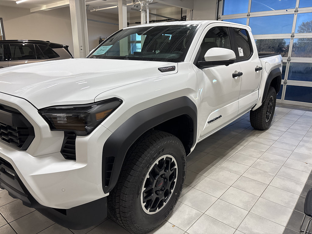 New 2026 Toyota Tacoma TRD Off-Road w/ TRD Off Road Premium Package AWD/4WD image 2