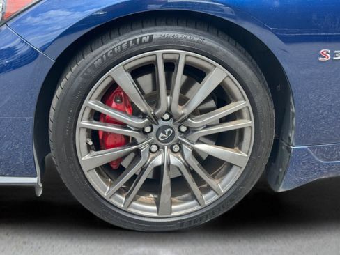 Used 2018 INFINITI Q50 Red Sport 400 w/ Sensory Package (Sport) RWD image 3
