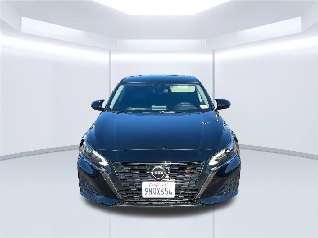 Used 2023 Nissan Altima 2.5 SR FWD image 8