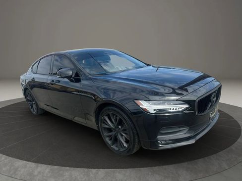 Used 2017 Volvo S90 T6 Momentum w/ Vision Package image 3