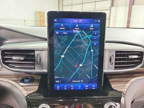 Used 2024 Ford Explorer Limited w/ Limited Technology Package image 26