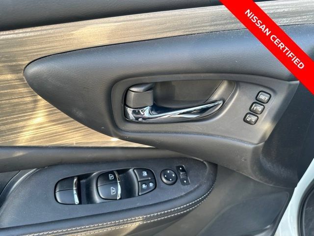 Certified 2018 Nissan Murano Platinum w/ Cargo Package AWD/4WD image 17