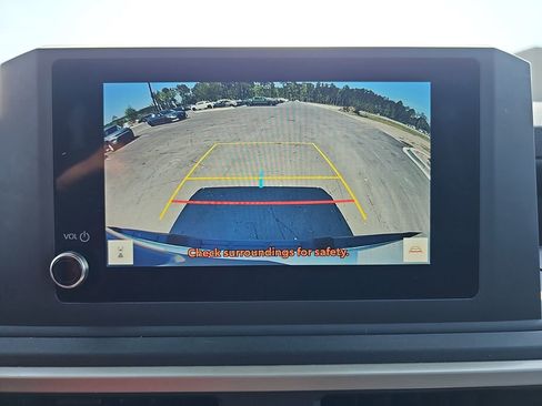 Used 2024 Toyota Tacoma SR image 25