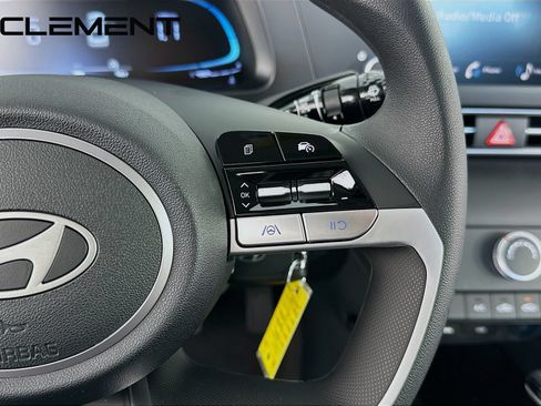 Certified 2026 Hyundai Elantra SE FWD image 17