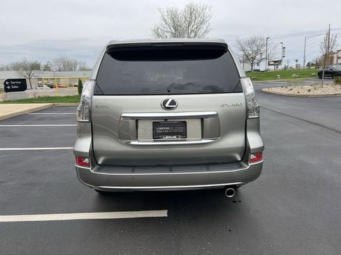 Certified 2023 Lexus GX 460 Premium w/ Premium Package AWD/4WD image 4