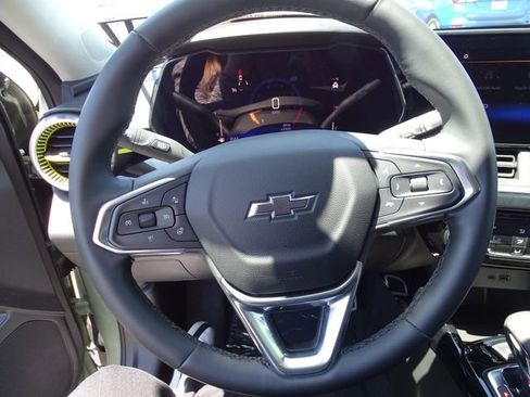 Used 2025 Chevrolet Trax ACTIV FWD image 15