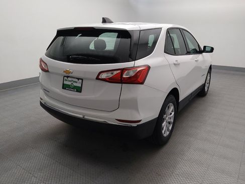 Used 2018 Chevrolet Equinox LS FWD image 7