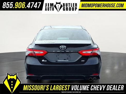 Used 2018 Toyota Camry SE image 5