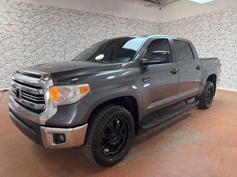 Used 2017 Toyota Tundra SR5 image 3