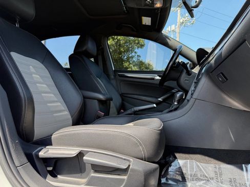 Used 2018 Volkswagen Passat 3.6 image 22