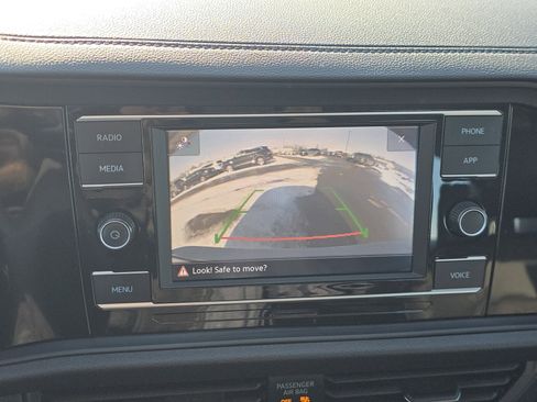 Used 2024 Volkswagen Jetta SE image 23