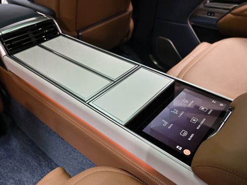 Used 2023 Land Rover Range Rover LWB SV Autobiography image 41