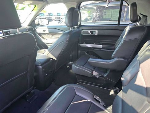 Used 2024 Ford Explorer XLT w/ Equipment Group 202A AWD/4WD image 10