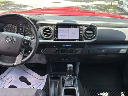 Used 2022 Toyota Tacoma TRD Sport w/ Technology Package RWD image 13