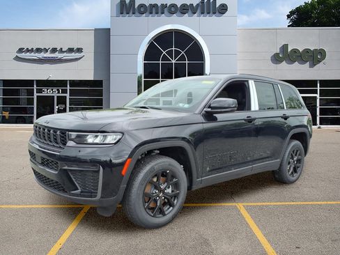 New 2026 Jeep Grand Cherokee Altitude AWD/4WD image 1