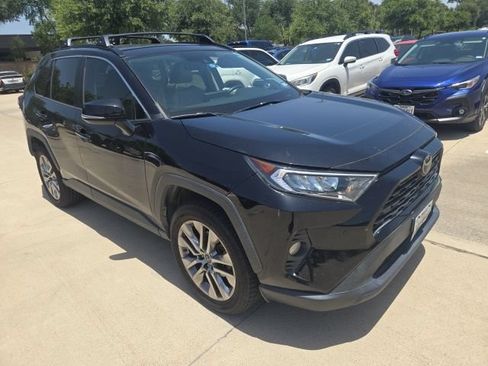 Used 2019 Toyota RAV4 XLE Premium FWD image 1