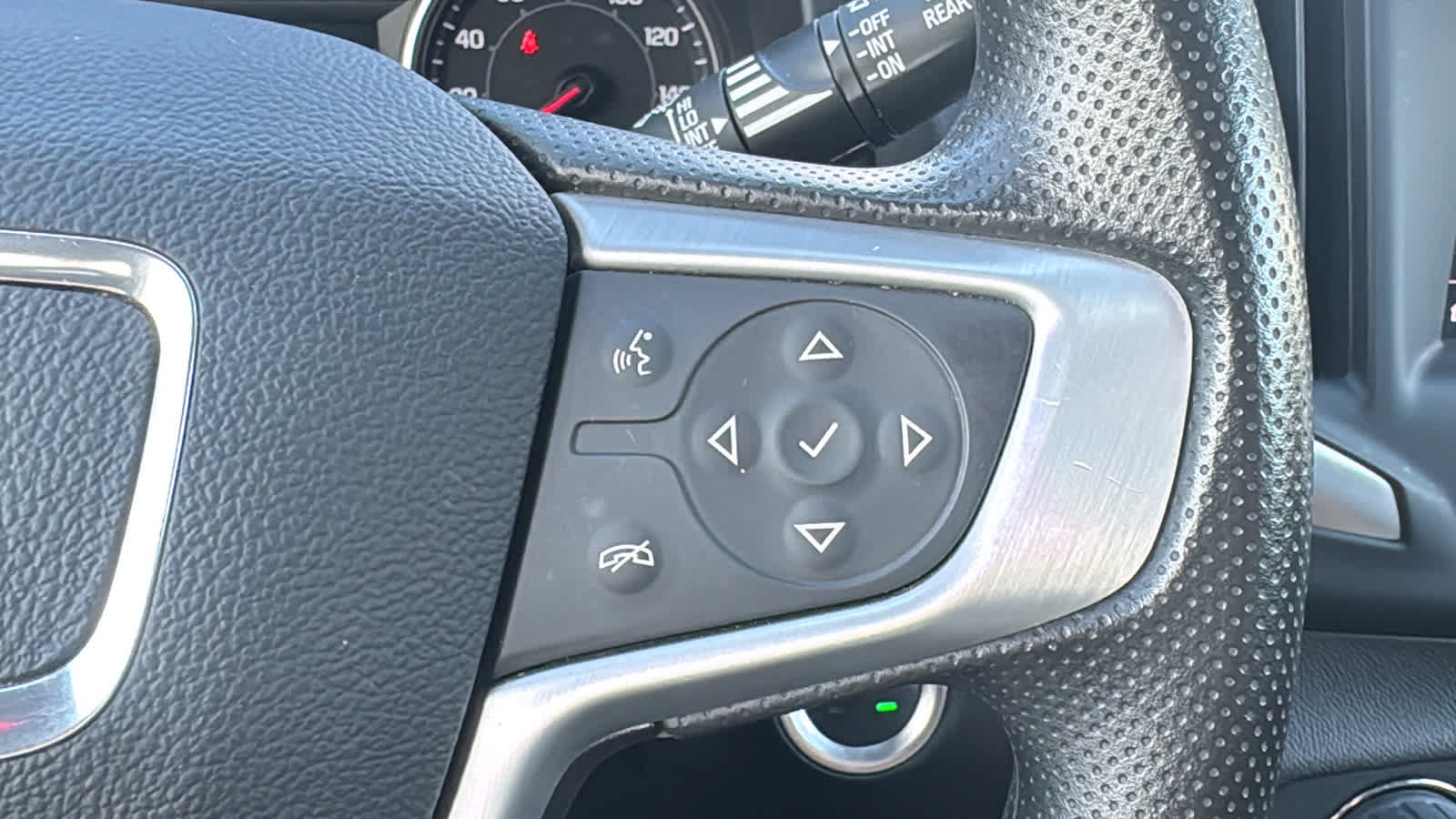 Used 2024 GMC Terrain SLE w/ Driver Convenience Package AWD/4WD image 12