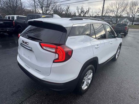 Used 2023 GMC Terrain SLE w/ Driver Convenience Package image 7
