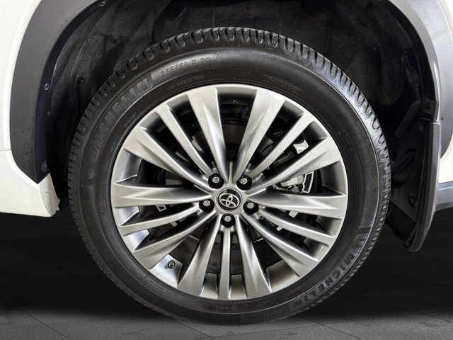 Used 2021 Toyota Highlander Platinum AWD/4WD image 24