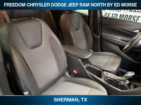 Used 2022 Buick Encore GX Select w/ Sport Touring Package FWD image 9
