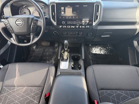 Certified 2025 Nissan Frontier SV image 10