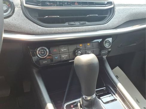 Used 2023 Jeep Compass Latitude AWD/4WD image 22