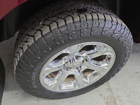 Used 2018 RAM 1500 Laramie image 21