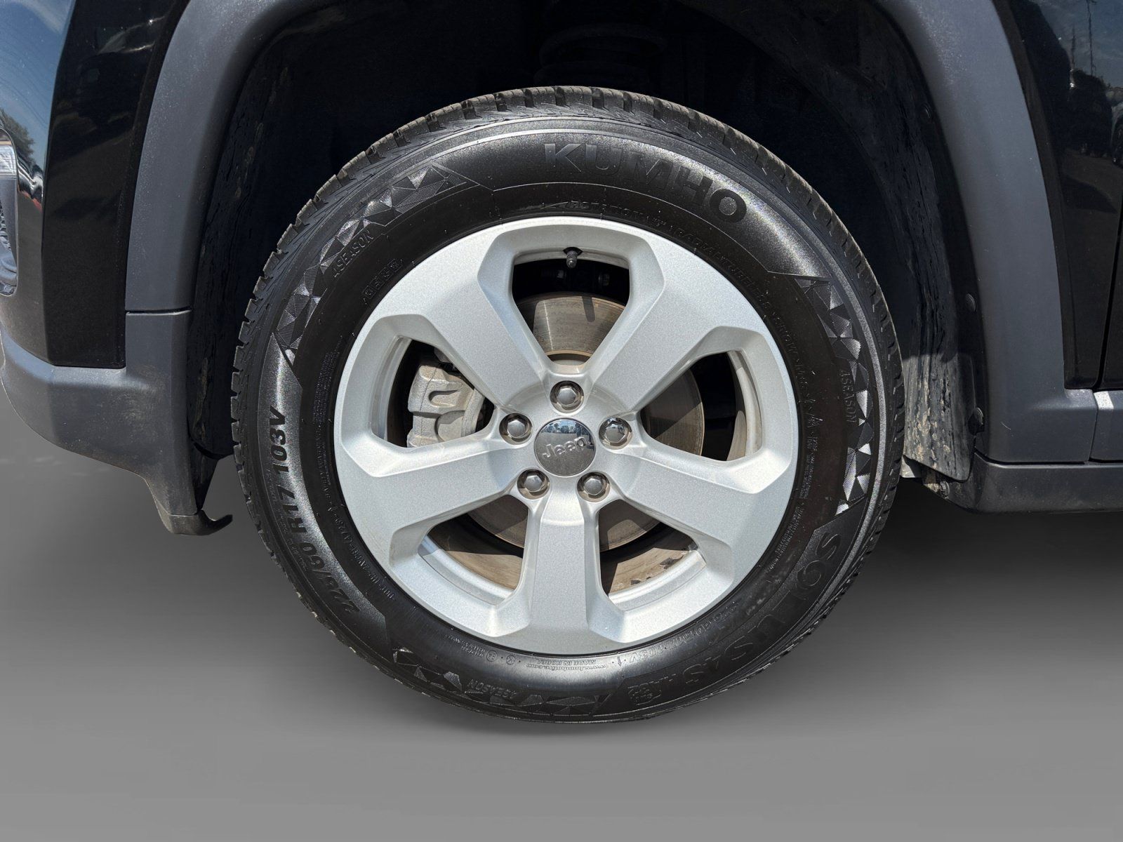 Used 2020 Jeep Compass Latitude FWD image 9