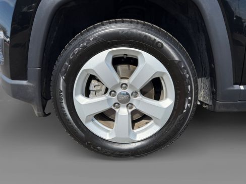 Used 2020 Jeep Compass Latitude FWD image 9