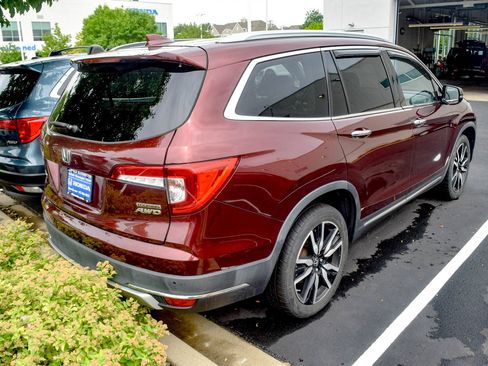 Used 2019 Honda Pilot Touring image 5