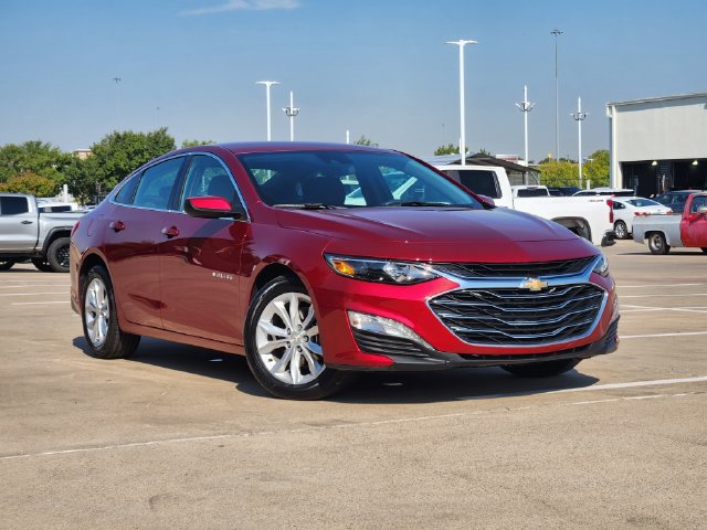 Used 2025 Chevrolet Malibu LT FWD image 2