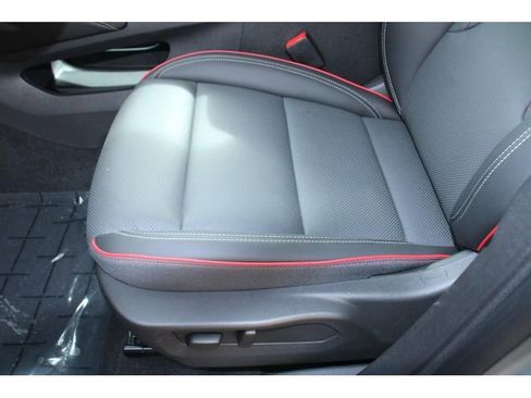 Used 2023 Buick Envision Essence w/ Technology Package I image 19