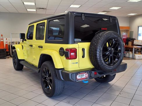 Used 2023 Jeep Wrangler Unlimited Sahara image 3