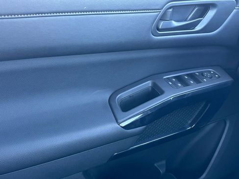 Used 2025 Nissan Pathfinder SV image 20