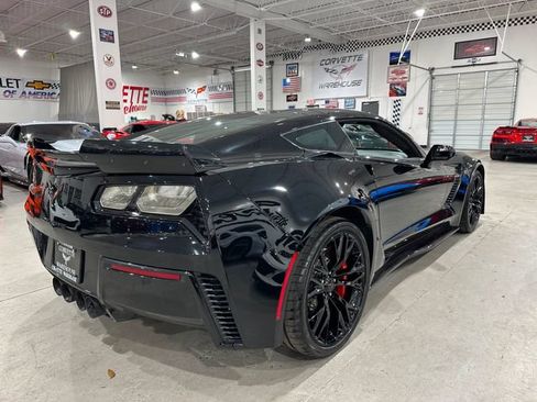Used 2017 Chevrolet Corvette Z06 RWD image 3