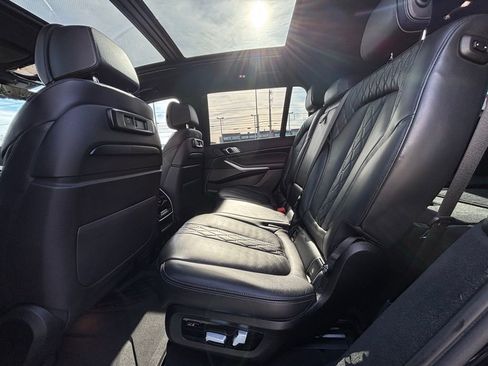 Used 2020 BMW X7 M50i image 15