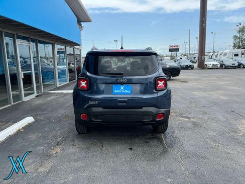 Used 2023 Jeep Renegade Altitude AWD/4WD image 6