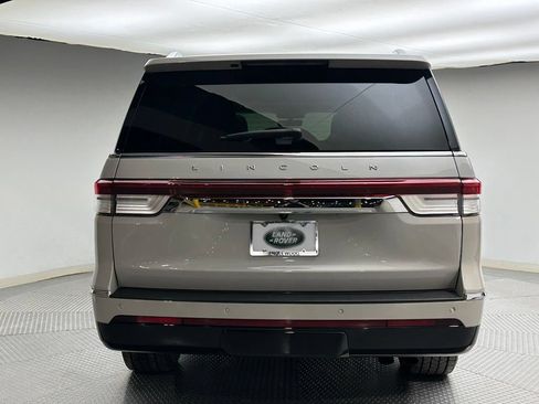 Used 2023 Lincoln Navigator L Reserve AWD/4WD image 4