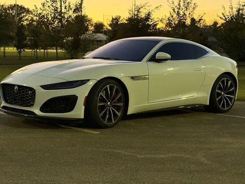 Used 2021 Jaguar F-TYPE R image 9
