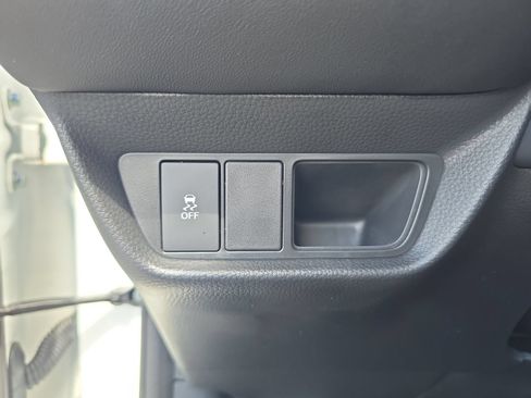 Certified 2026 Honda HR-V LX image 21