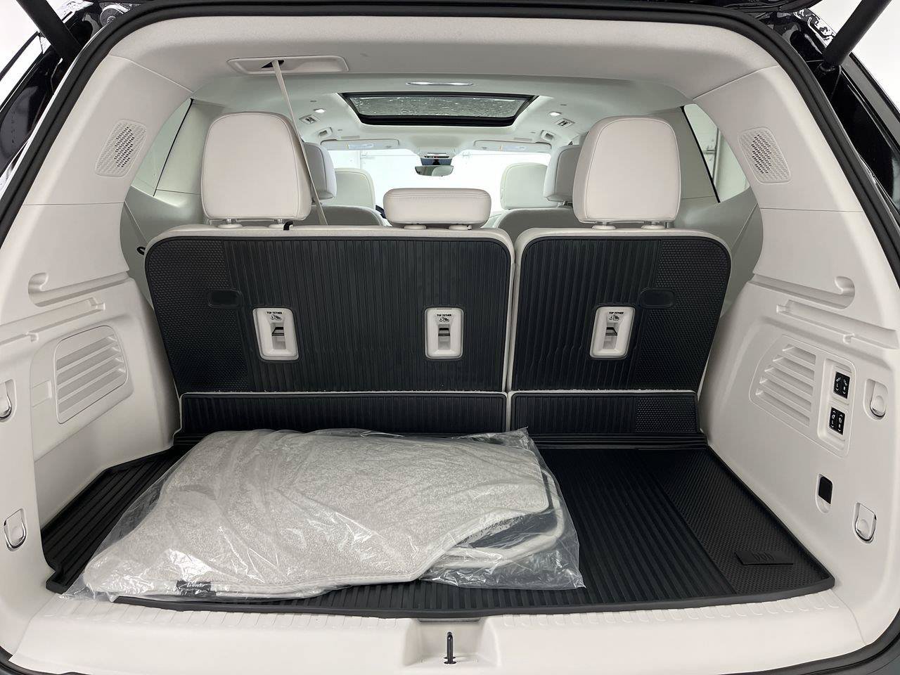 Used 2026 Buick Enclave Avenir w/ Super Cruise Package AWD/4WD image 32