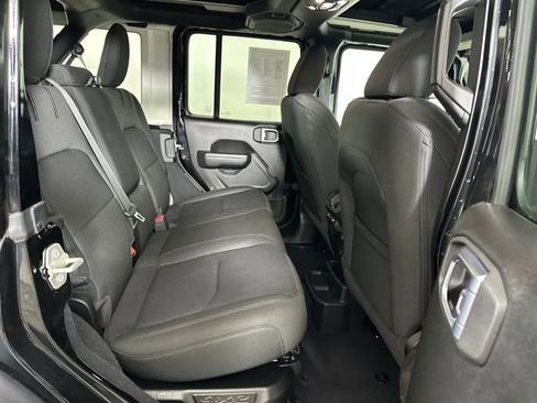 Used 2023 Jeep Wrangler Unlimited w/ Sun & Screen Package image 27