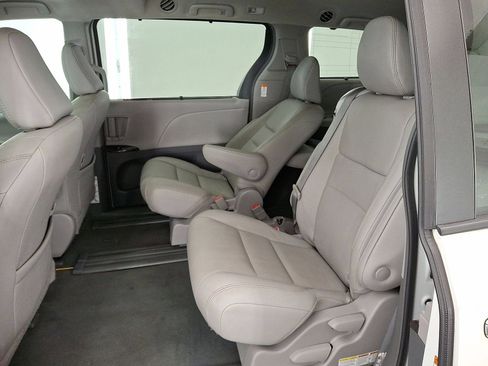Certified 2019 Toyota Sienna XLE w/ XLE Navigation Package FWD image 12