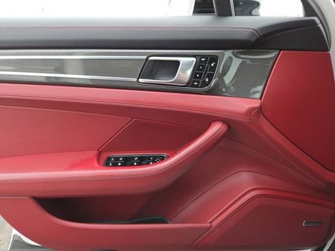 Used 2017 Porsche Panamera Turbo image 36